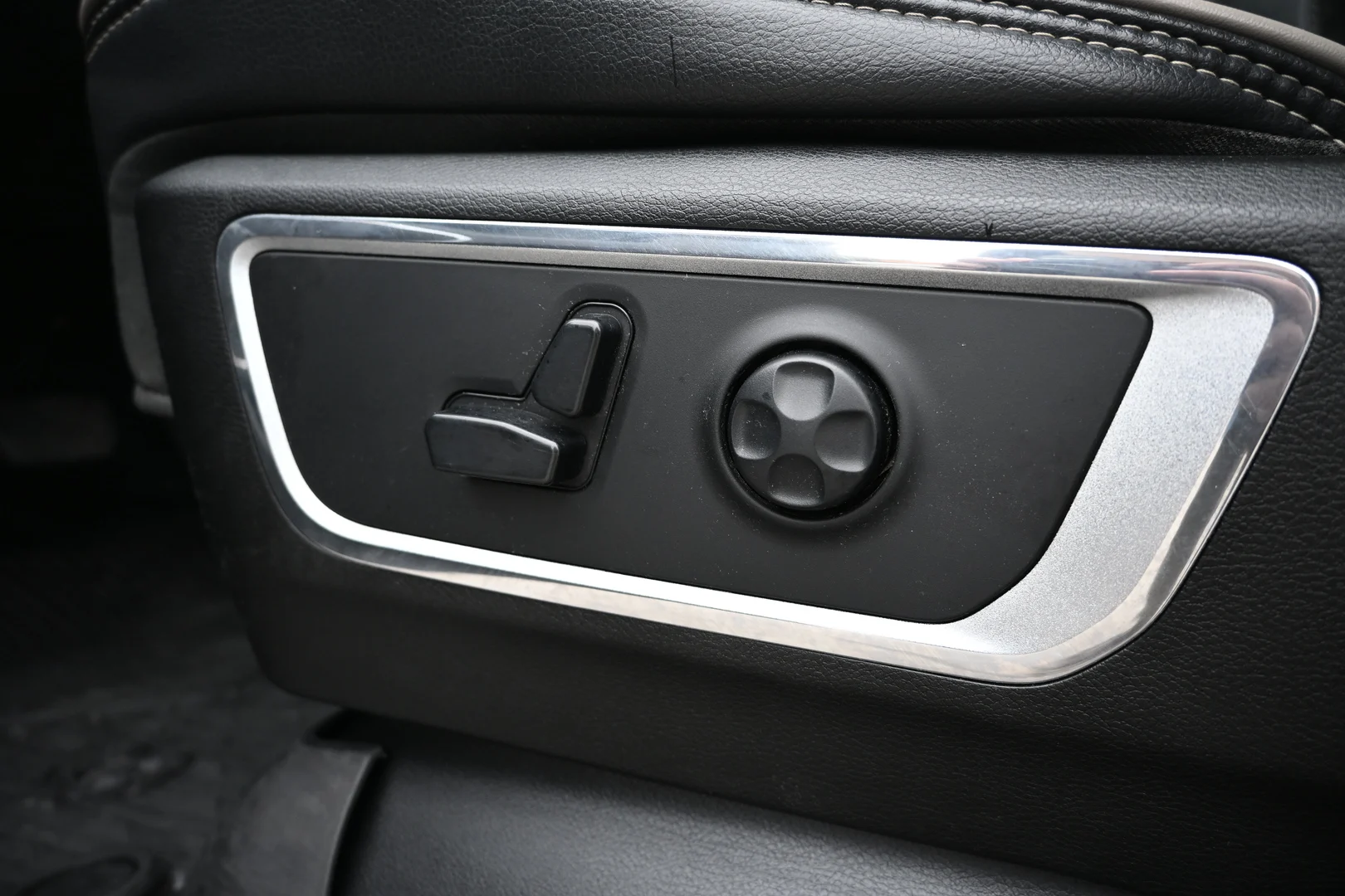 Car Image - 26WSk6kyeyvDoexXqyZiEj