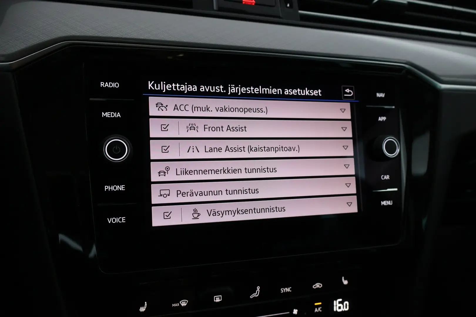 Car Image - chha1U4xxfSk2DhTmcNIB