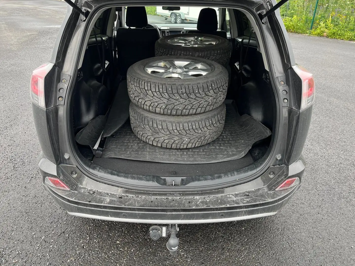 Car Image - pPdj3o15idnhoRzpIzAxv