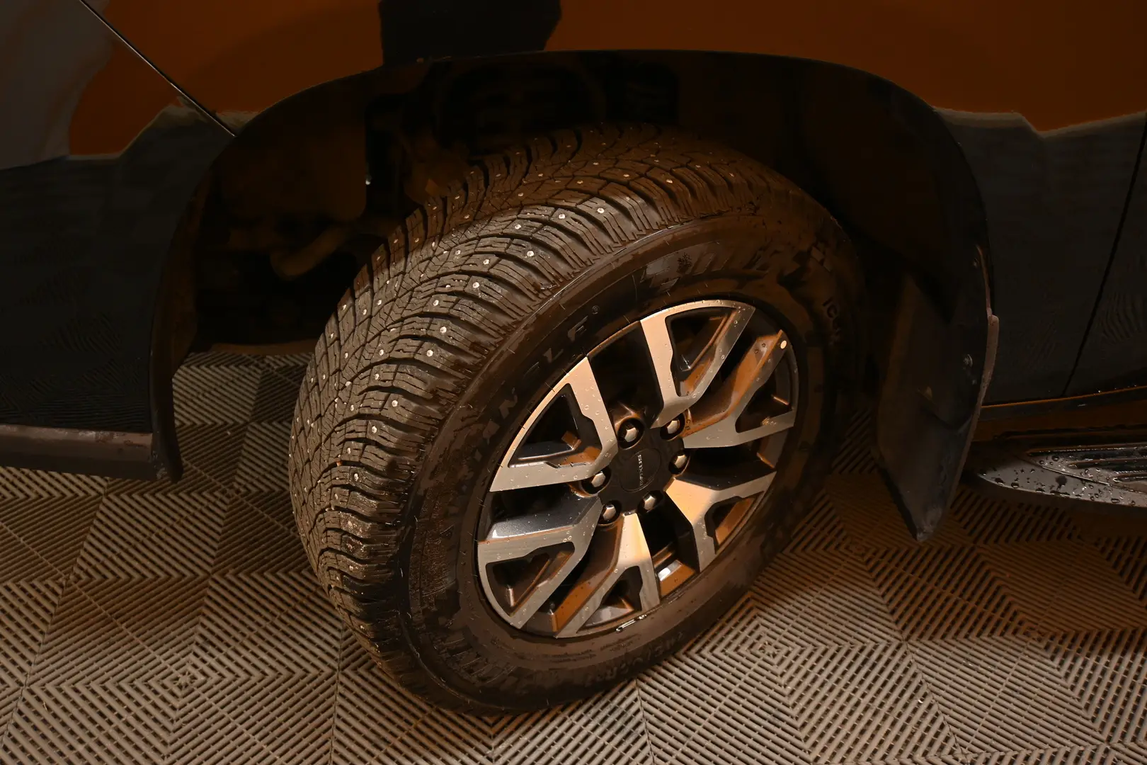 Car Image - 5flro51kqocVG7eBpo1waQ