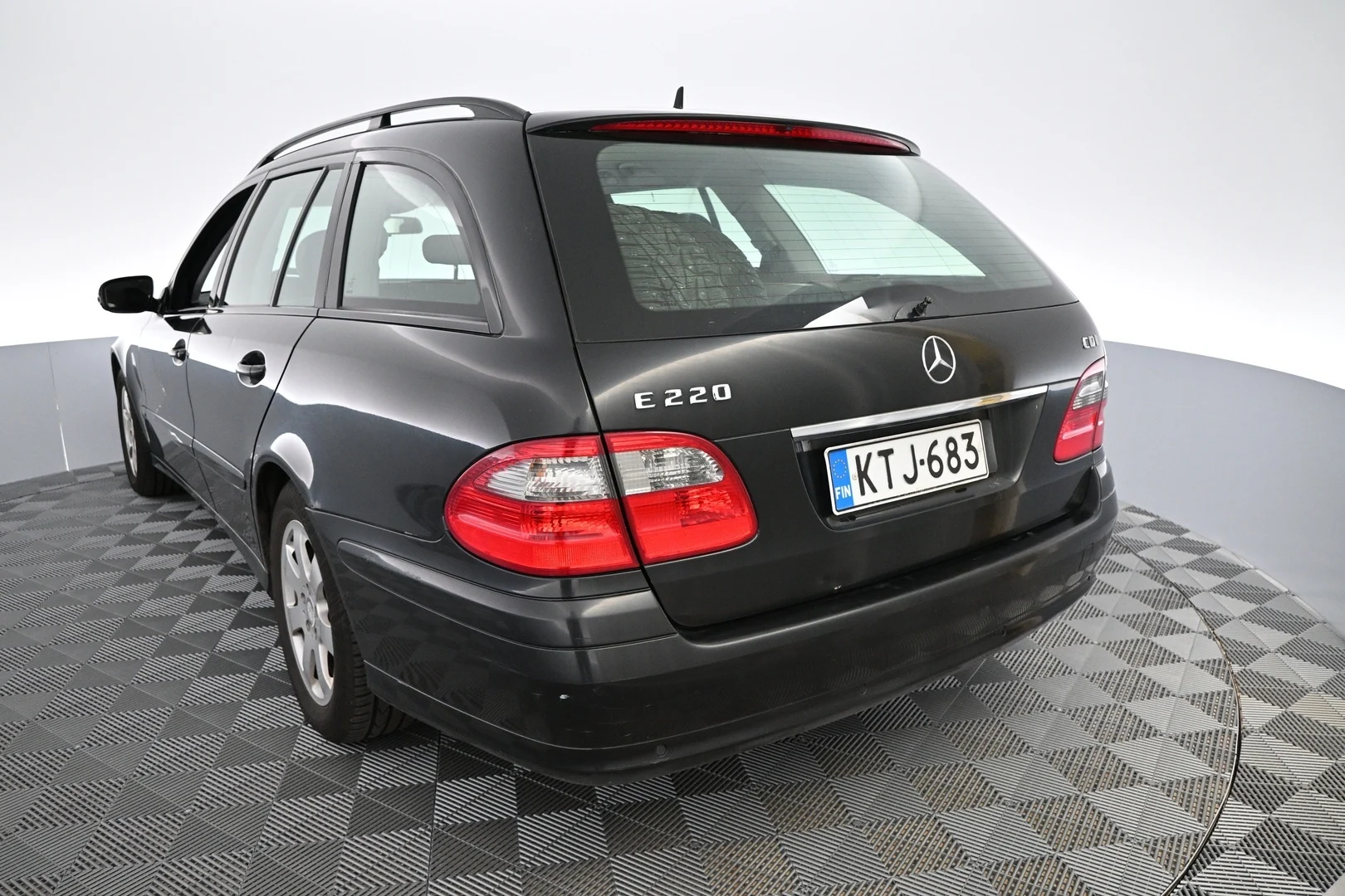 Car Image - 46EDba9l7UluExoVtwcf1c