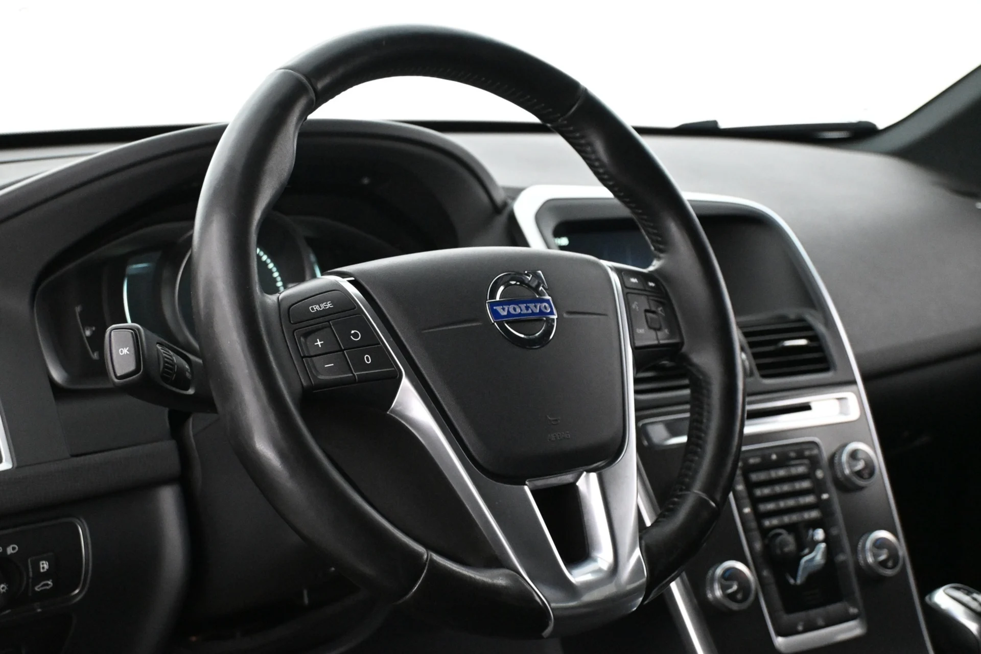 Car Image - 1yMyzJaWwgN73qHxLxPa7u