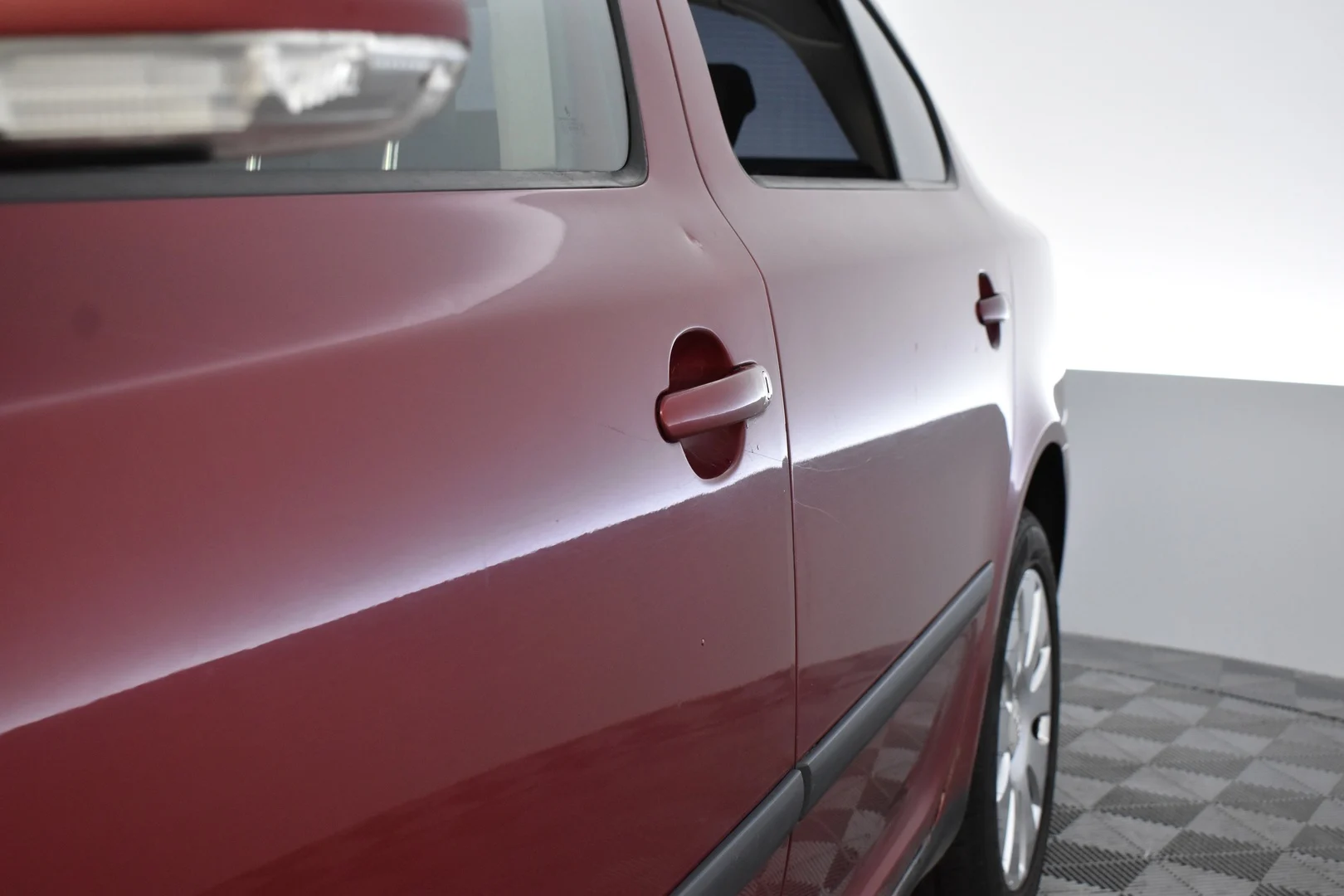 Car Image - 1UxU6LSHITIcvP2uDx2cWR