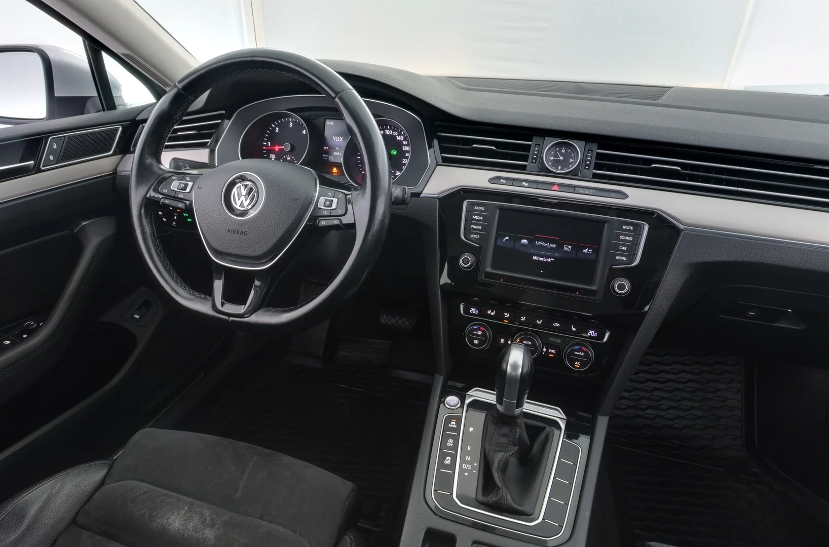 Car Image - 79y9ujzms06E6jqRuoKgwj