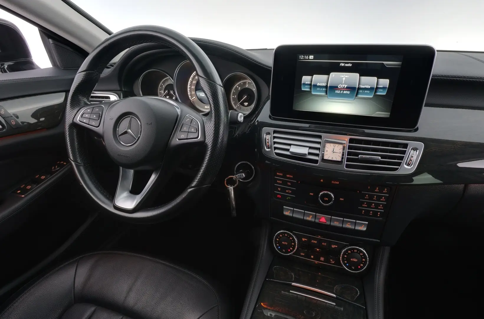 Car Image - V2MYIHOOAkNctLXNENt1L