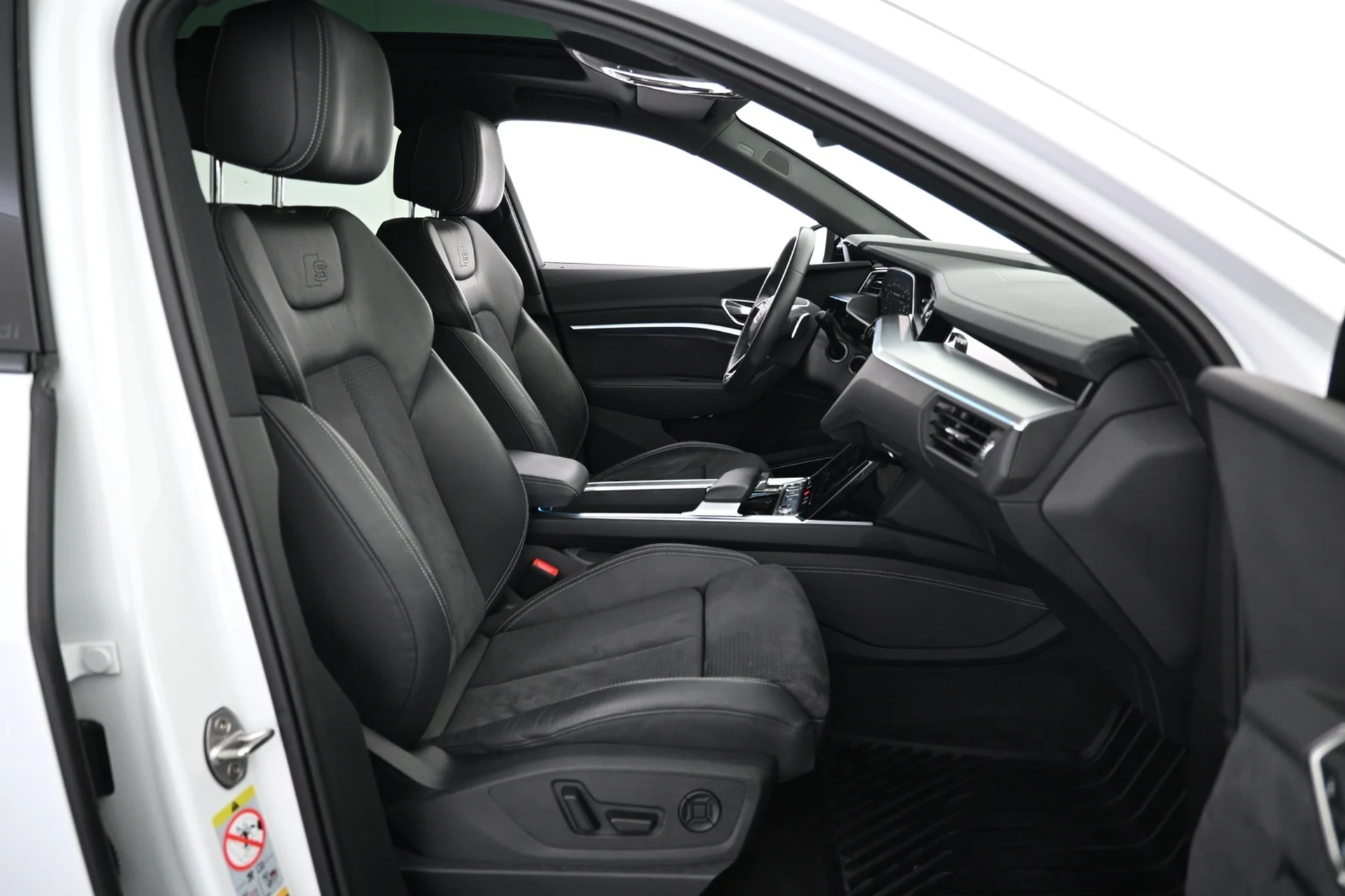 Car Image - 5mzruv5RDqRTZCe4C9mth7