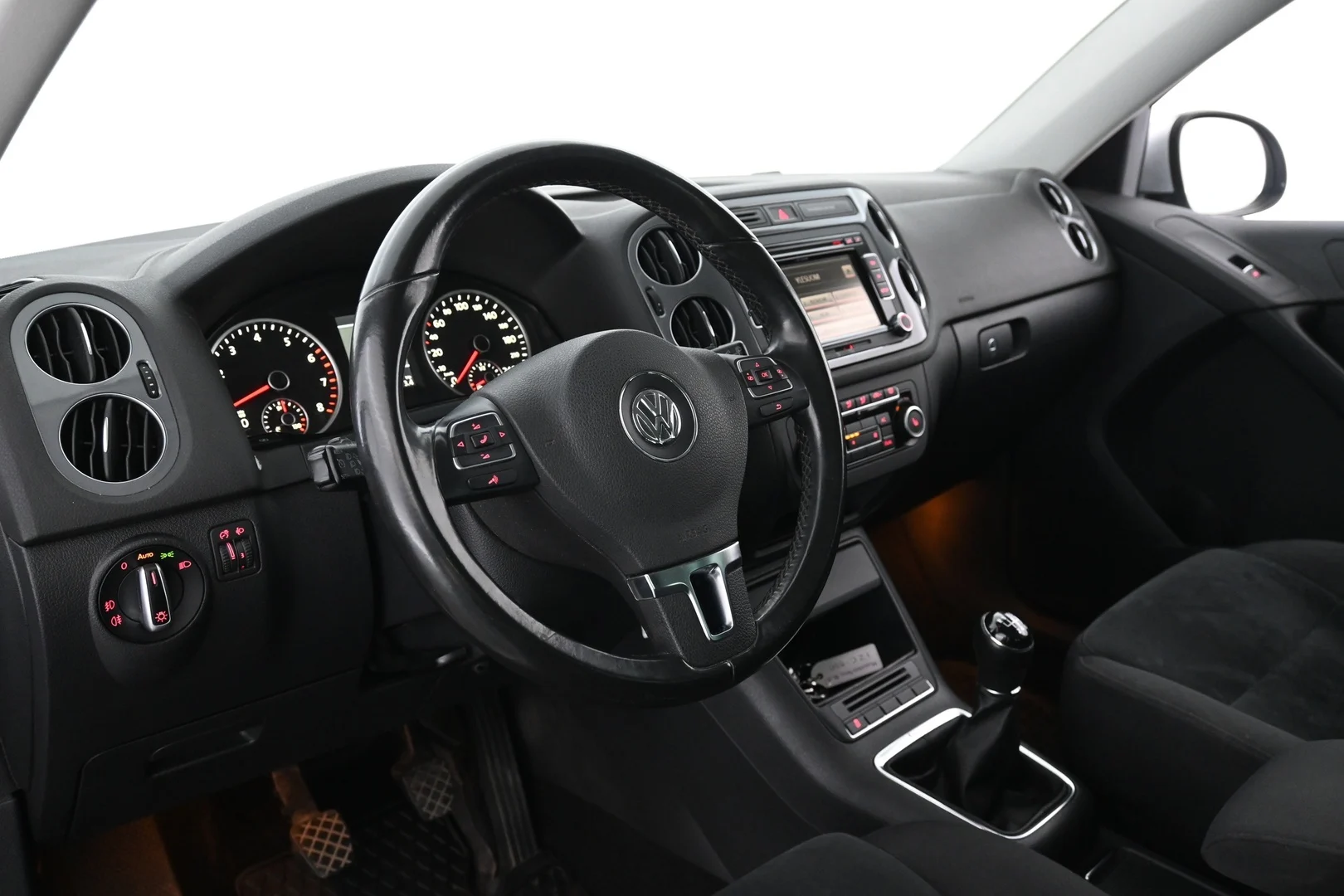 Car Image - JBIwQaRBCRzaSCGouq8tU