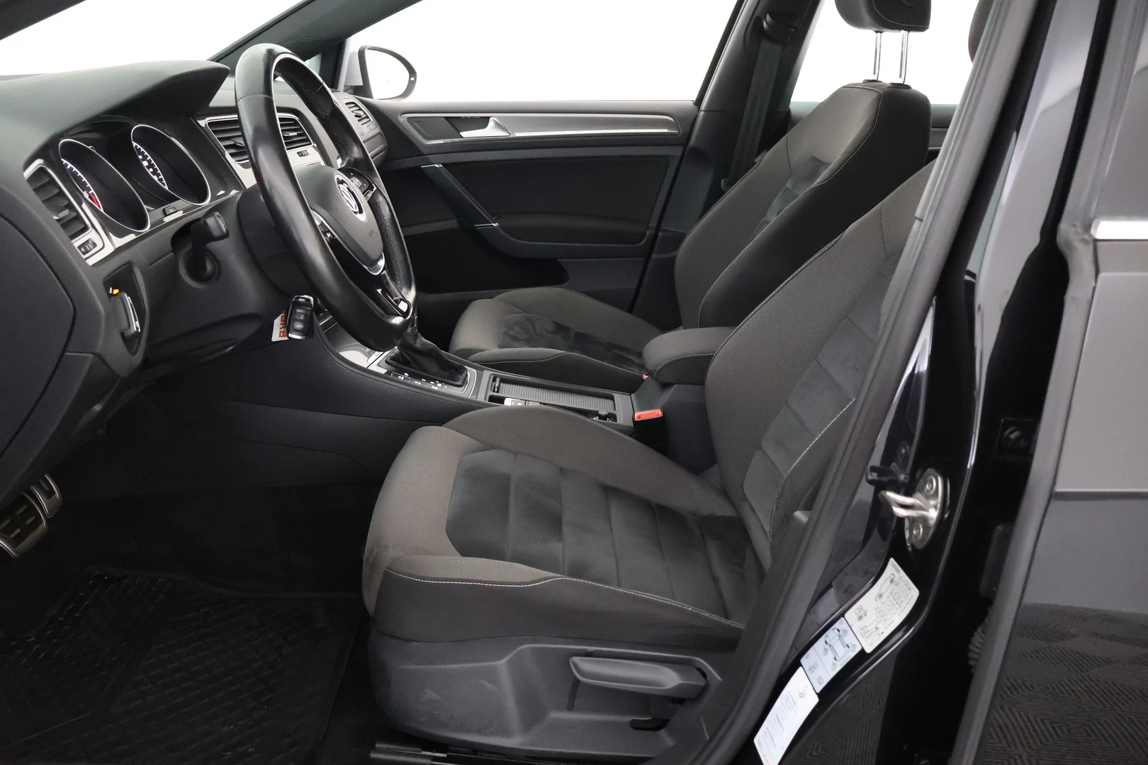 Car Image - 1Hhg33MdJGNPSbzuuQUc8q