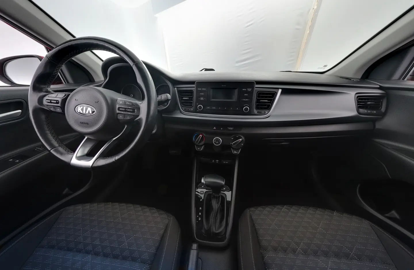 Car Image - 2CvGpHbNGiT4ZfuMV451fn