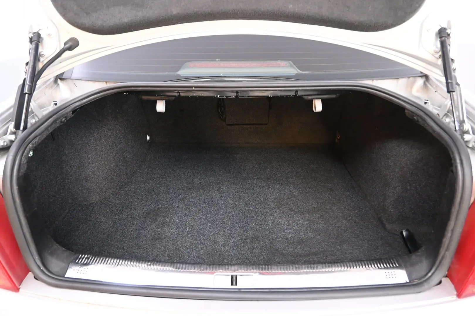 Car Image - 3P8L5yaBw9gZ9ePJKQHSRh