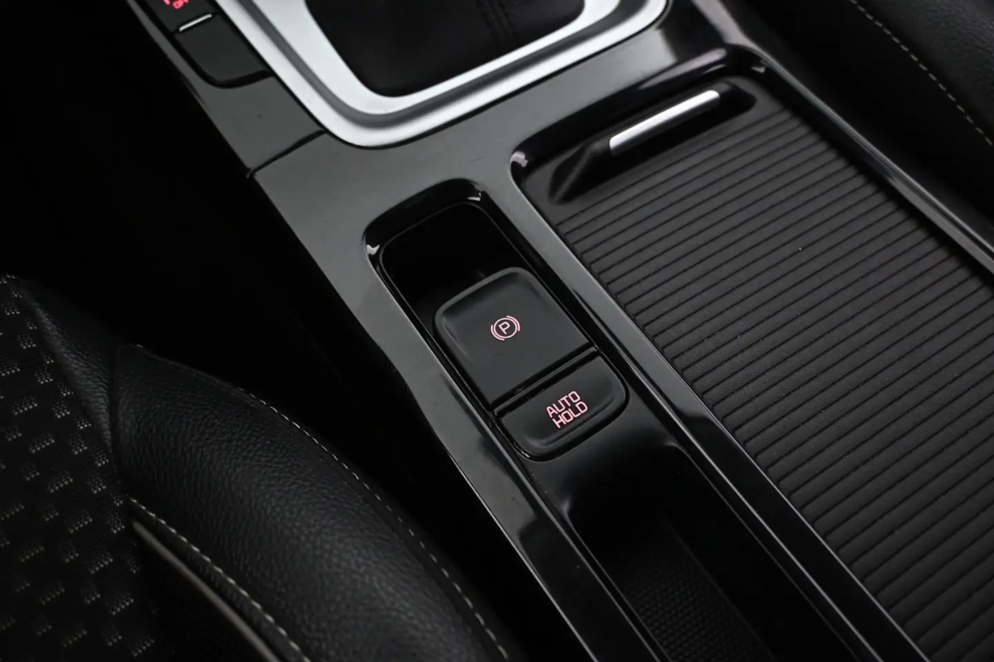 Car Image - 3mGzRurbNmz8XrApBdsYJ8