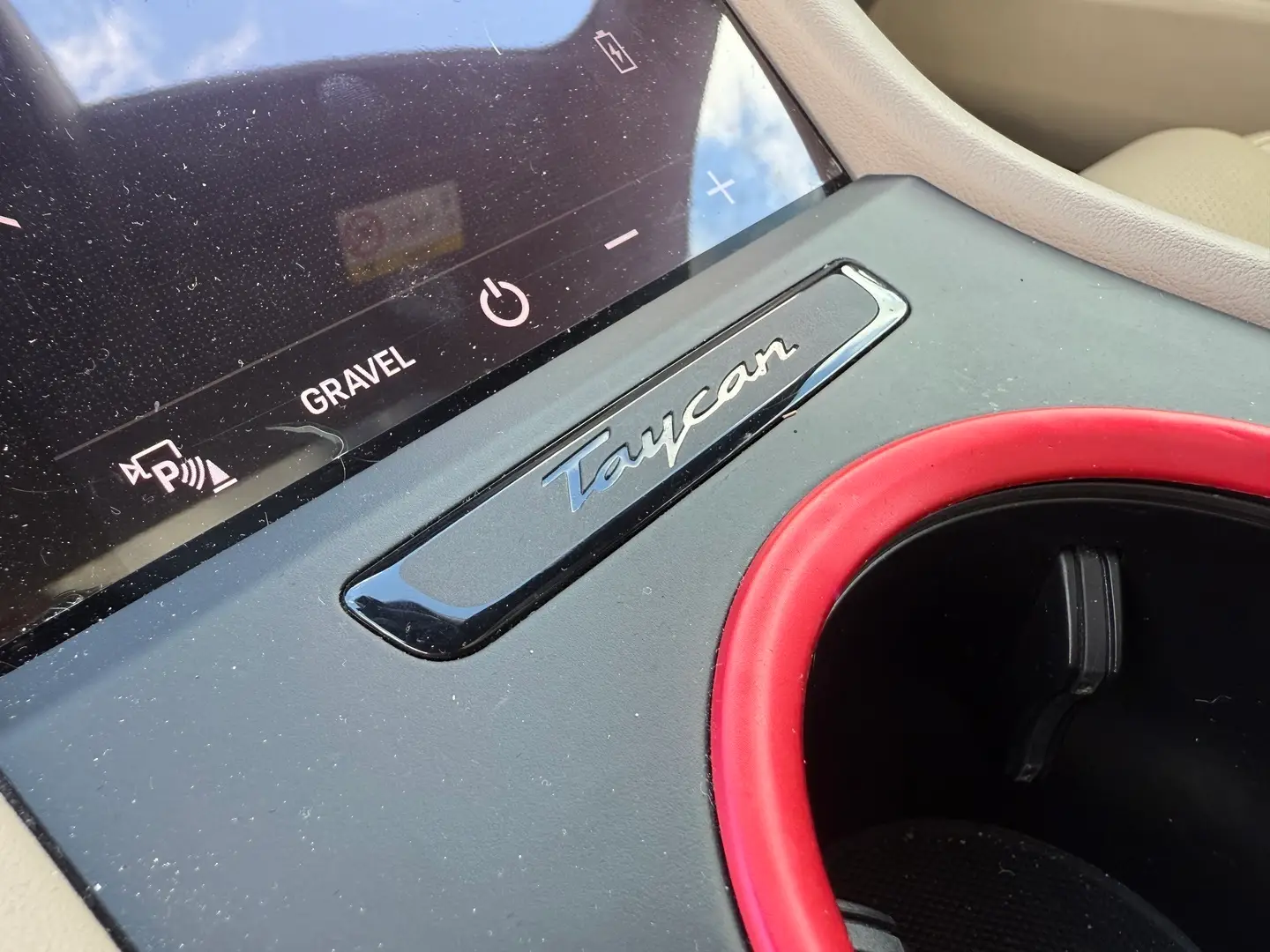 Car Image - BnGla9znFvewAZFFSoJXd