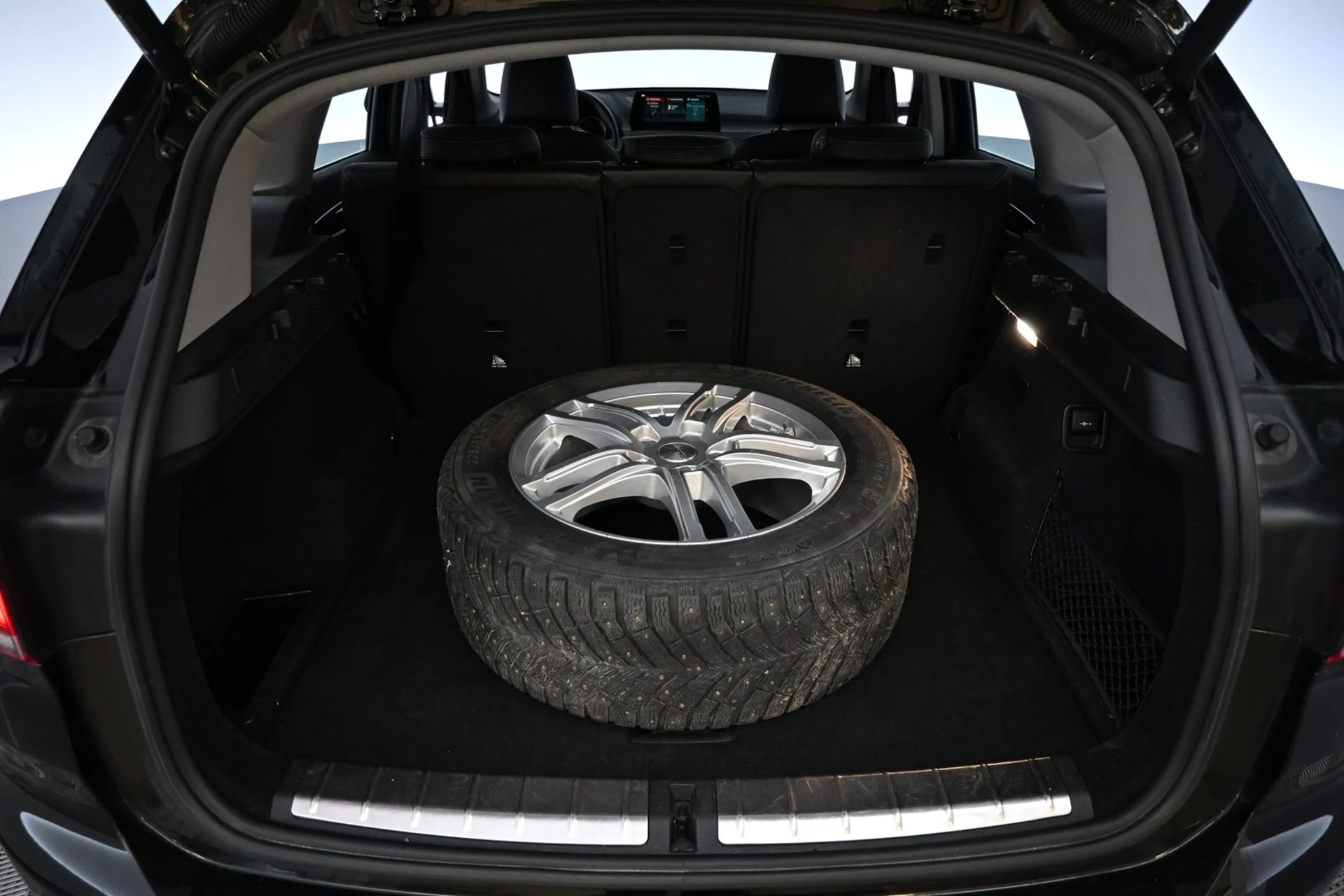 Car Image - 5NzZh4SHFf64lgO9fo861k