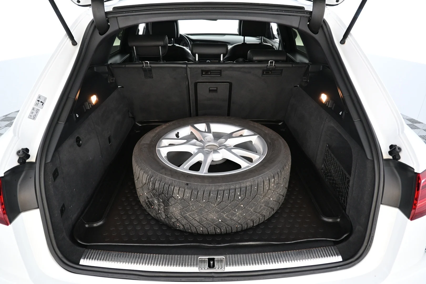 Car Image - 7AkrkCdQ4mKQfBatA9Eon7