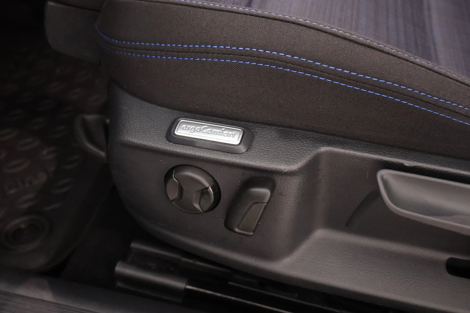 Car Image - 7lwR3zyZD5kVhVS2swjn7N