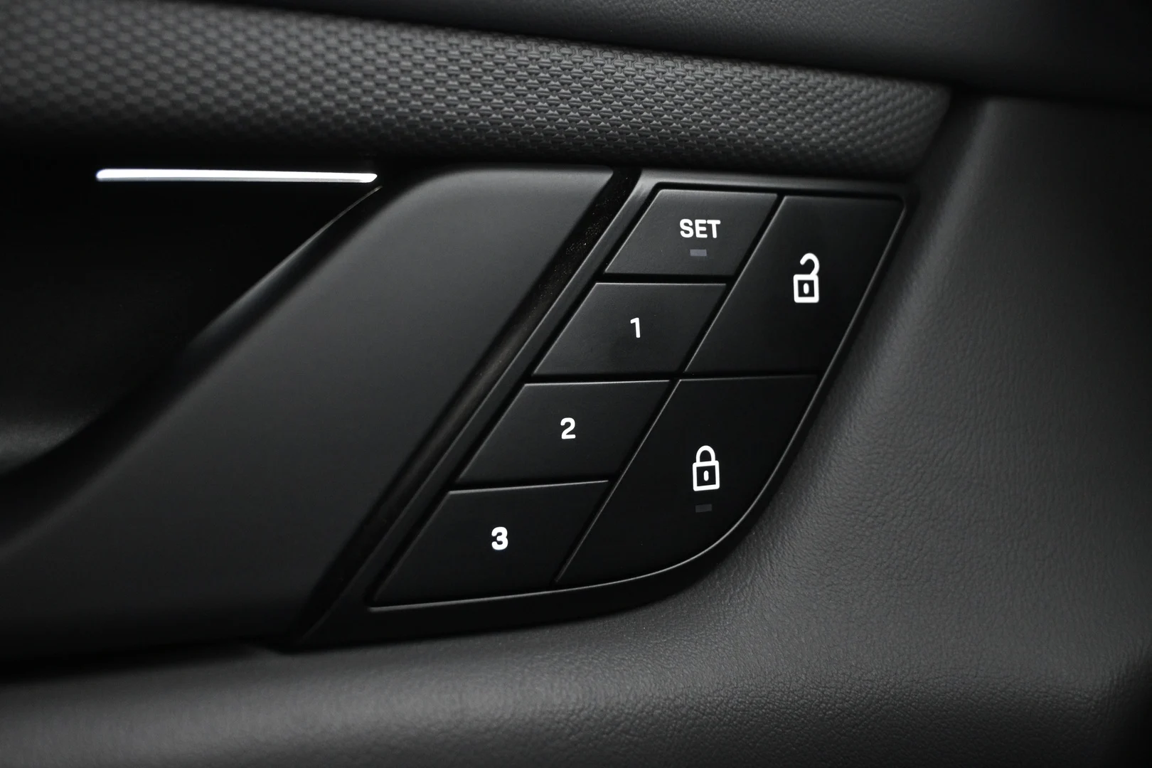 Car Image - 1ts2EMq7QdryiM9IJp1B7Q