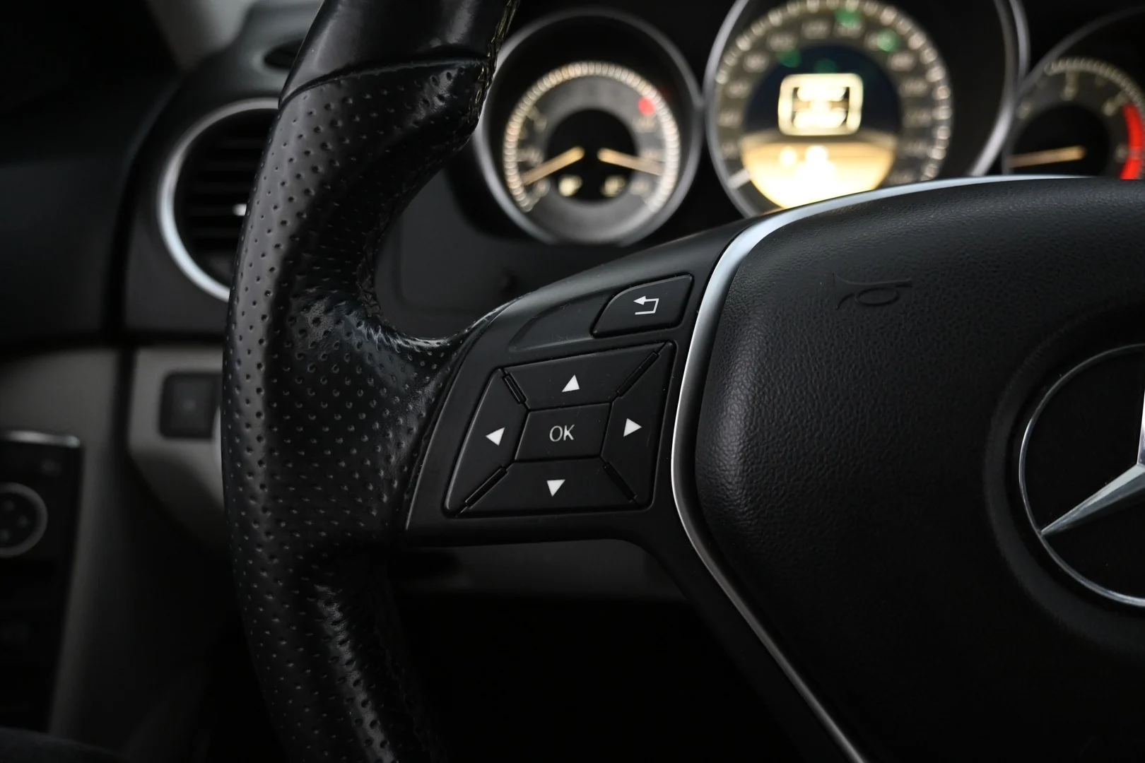 Car Image - 4EdO02rKMlEZGM7EJhuxER