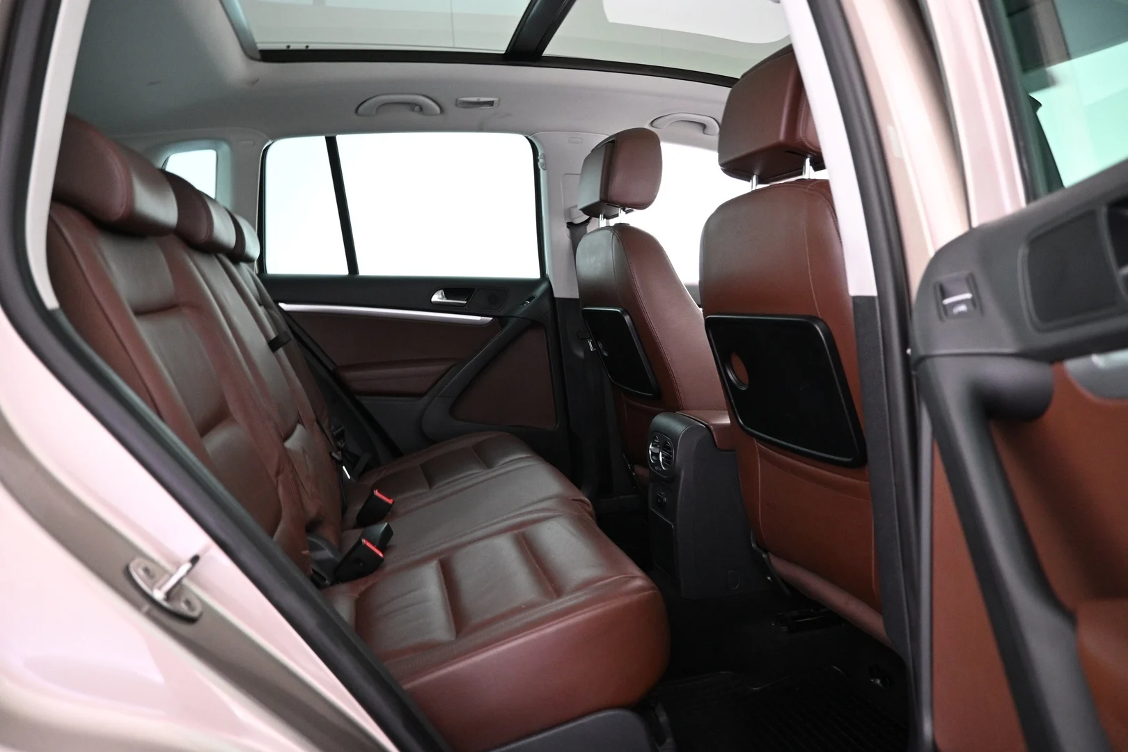 Car Image - 6VmXi0Xvgg7ssH6tTFyXwO