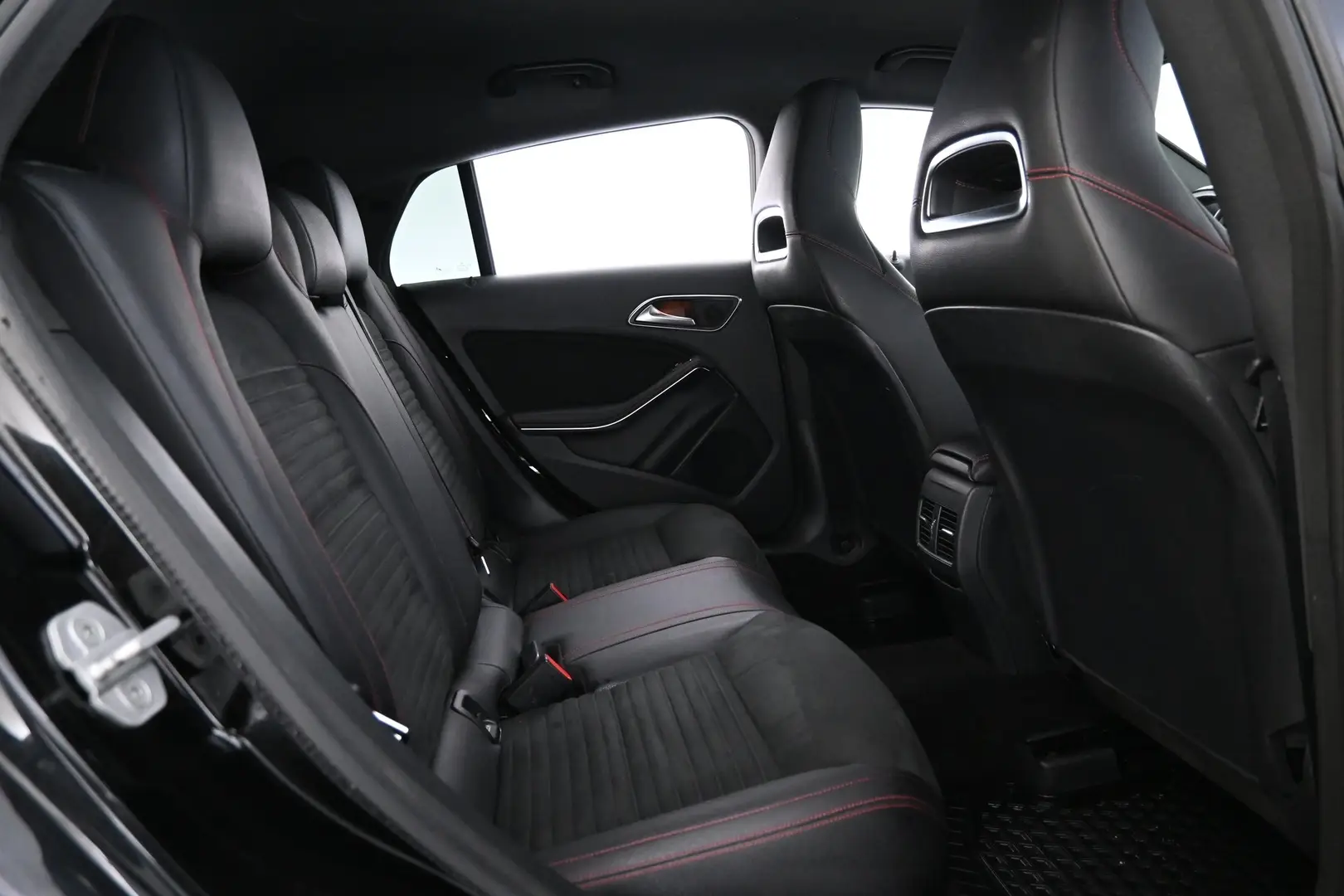 Car Image - 5b5Xga2ytzmQ3vgQAue4Rk