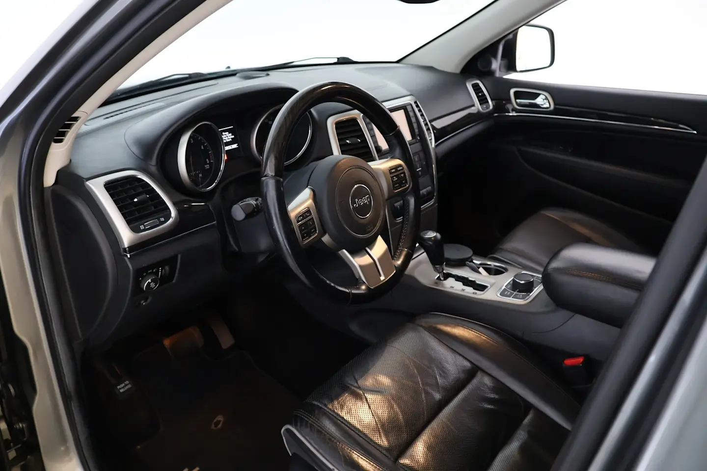 Car Image - 1MnMRlhWkbDMIVkj03IXFf