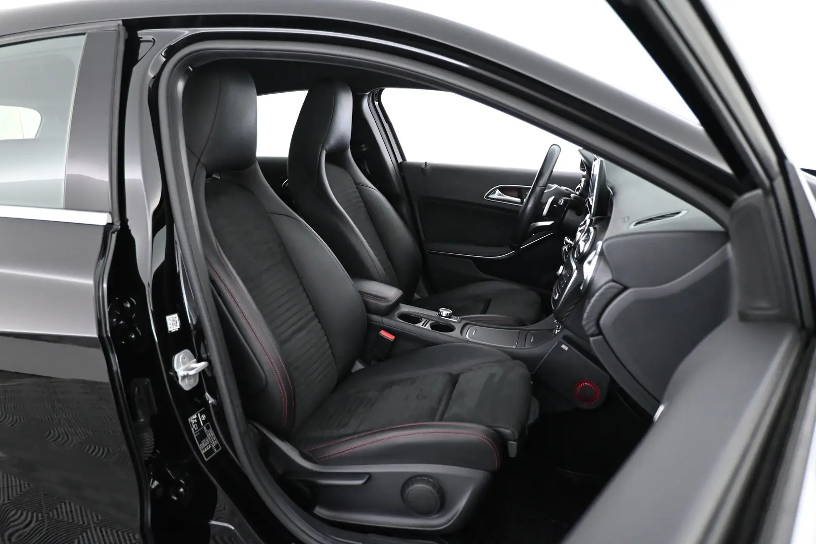 Car Image - 76az3h12EEdLlUJcjmnWOs