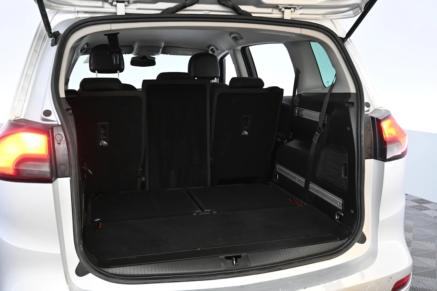 Car Image - 6oUZgapib6ycl7S9mc91xo