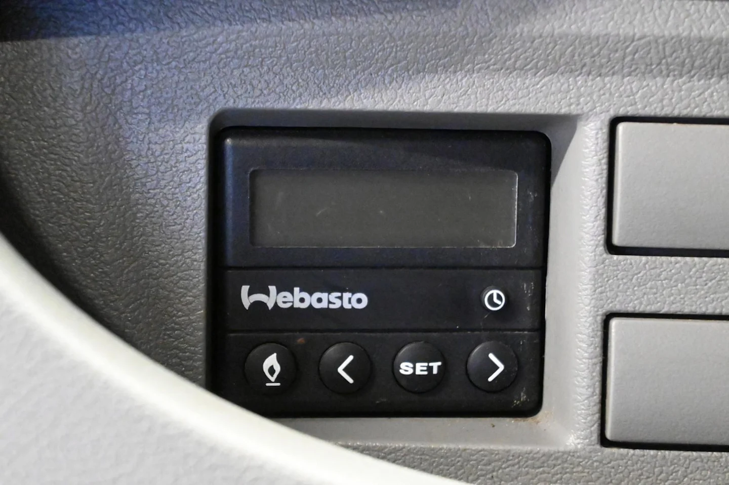 Car Image - FwLnQaOyR1viPrMTaf93v