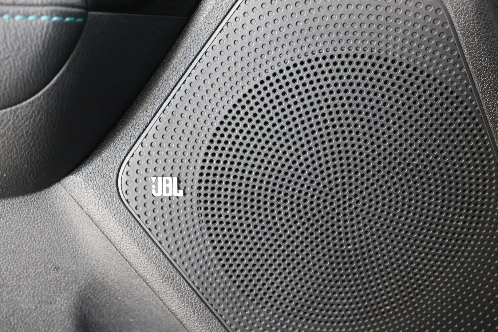Car Image - 14uESrhtJrsBuOifHDtYnE