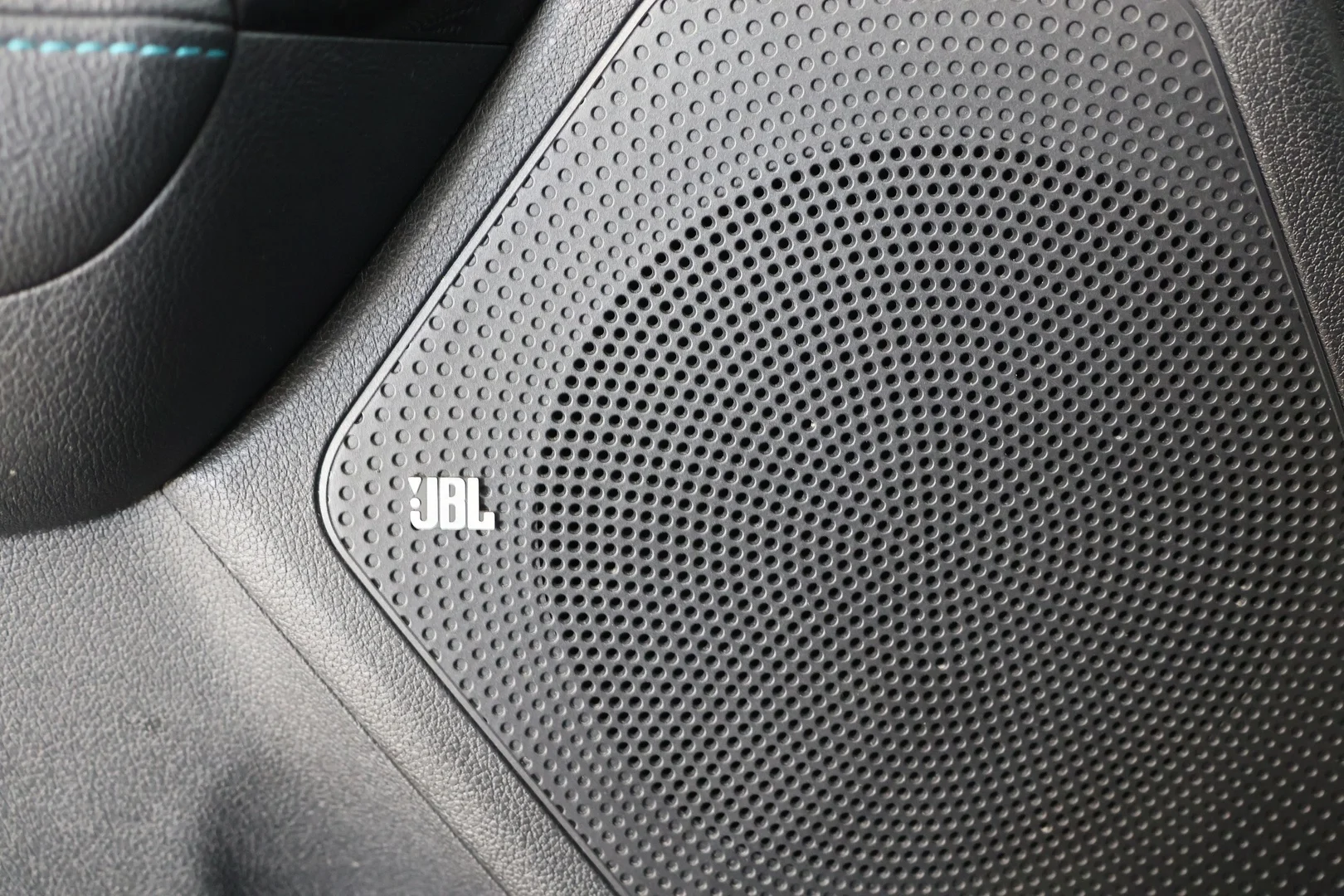 Car Image - 14uESrhtJrsBuOifHDtYnE