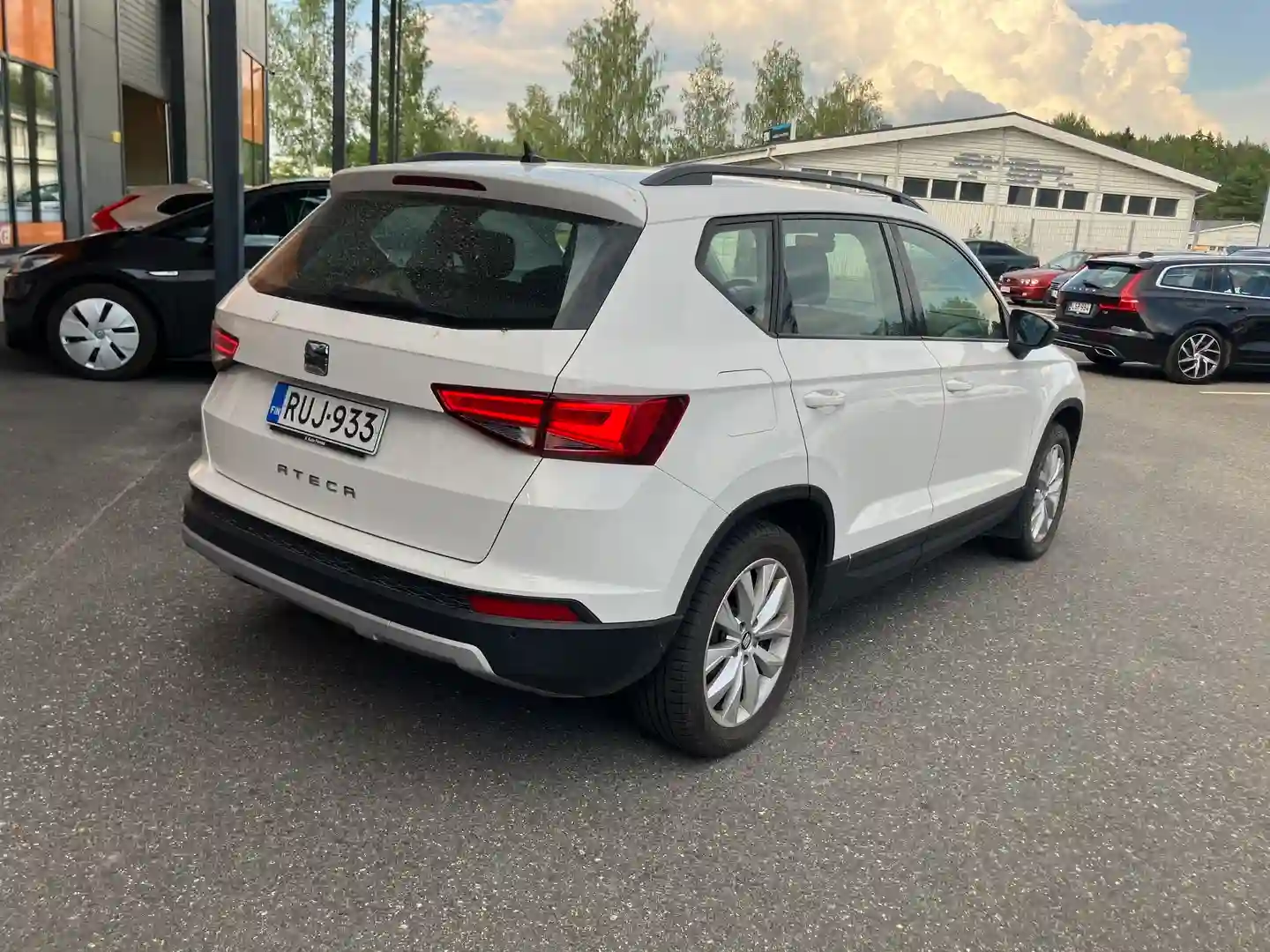 Car Image - 4L42kVXMlqwXO5GJKeHN8j