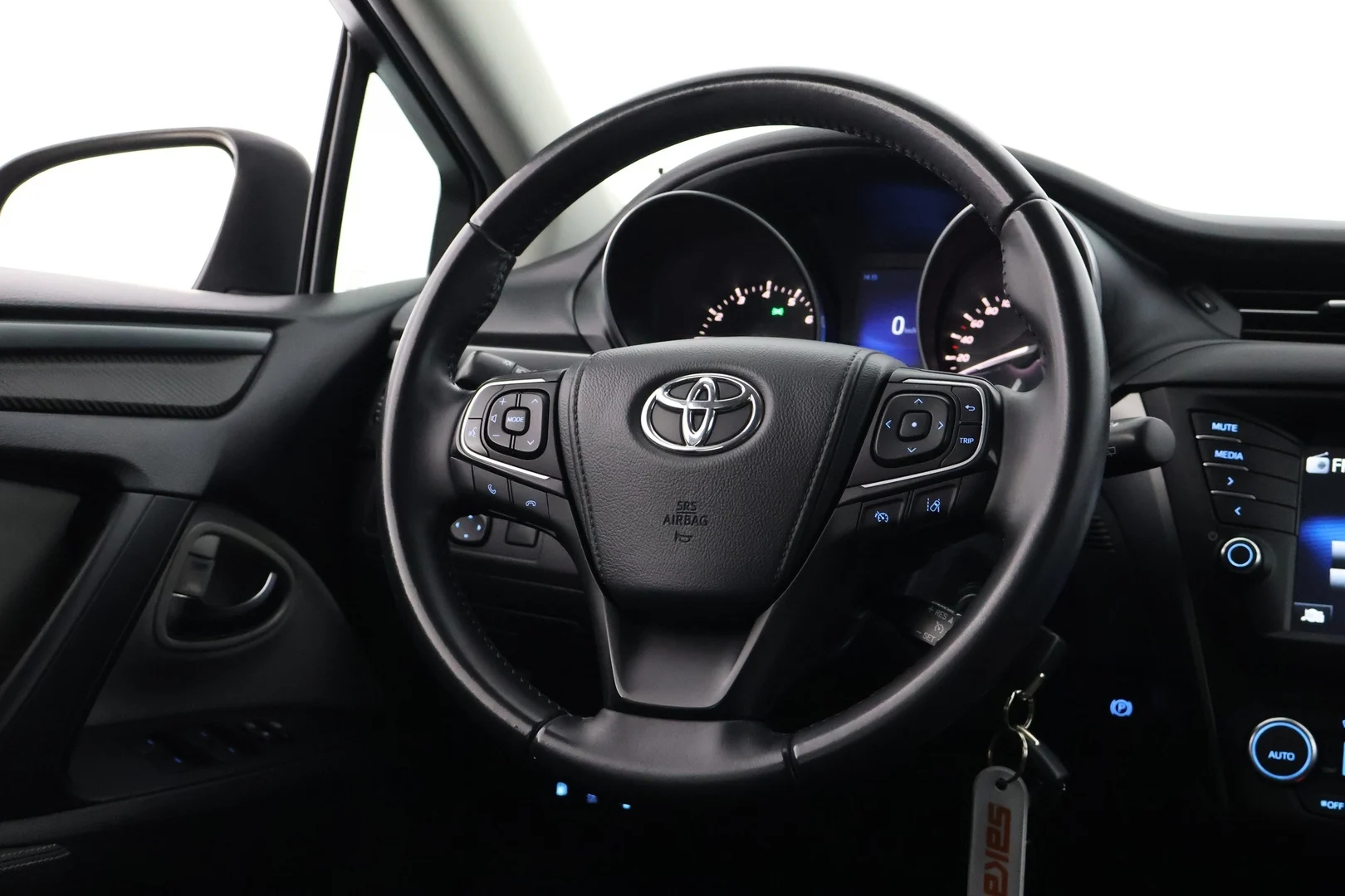 Car Image - 4meAhr5W8m5rNp3b2Sknrs