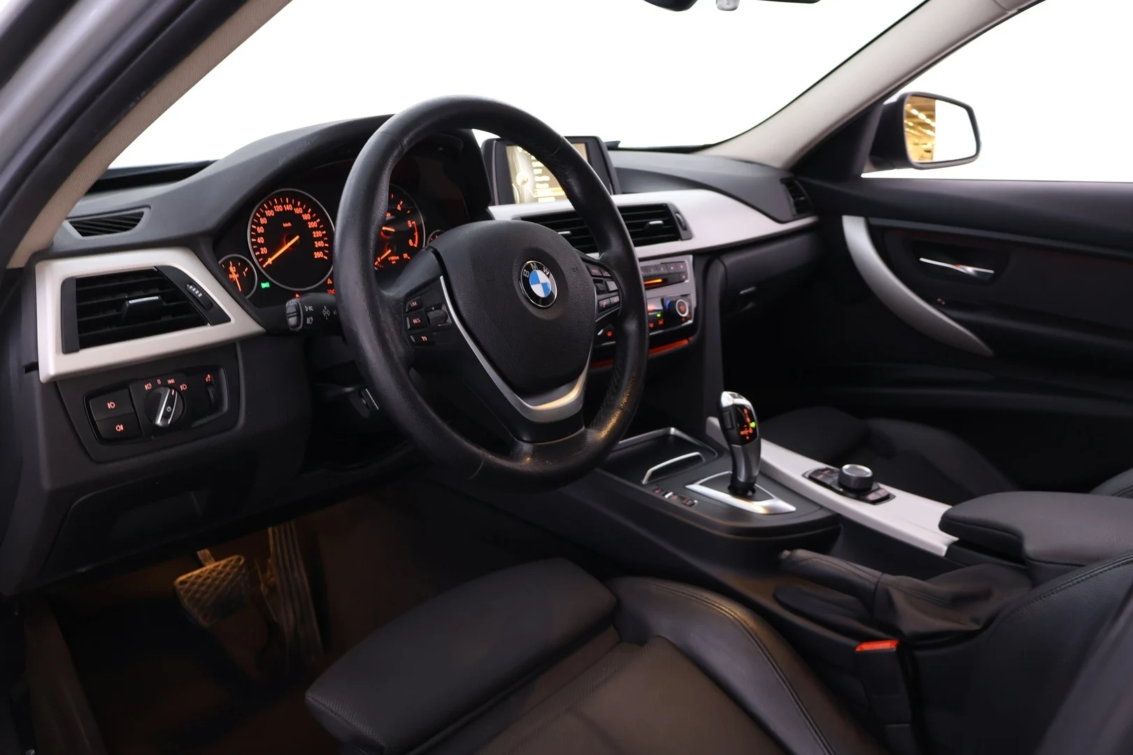 Car Image - 5cropkKPhSWPM9ZCm81oE4