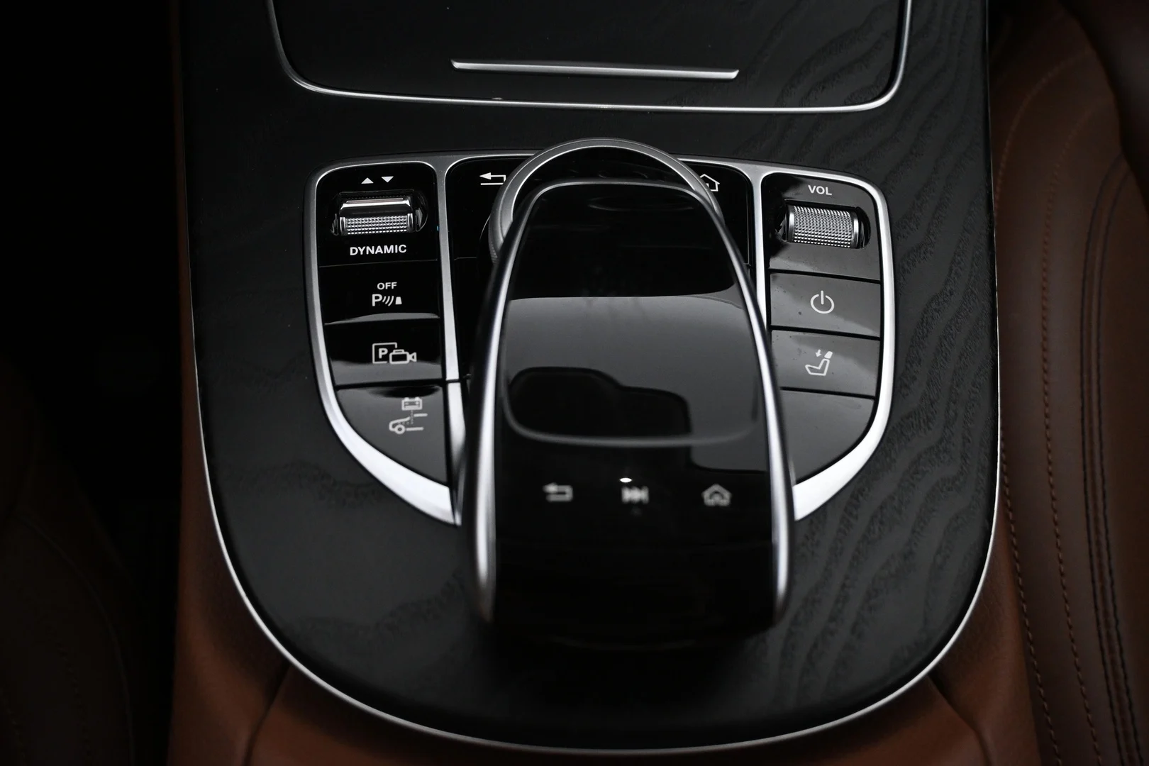 Car Image - 2beThZ2RBVbhfVoxBgBshF