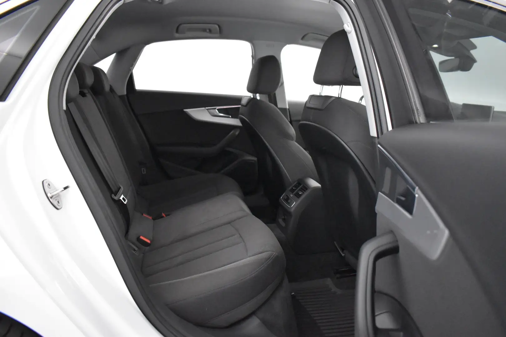 Car Image - CbWrgIT26ZKjsg0X15c85