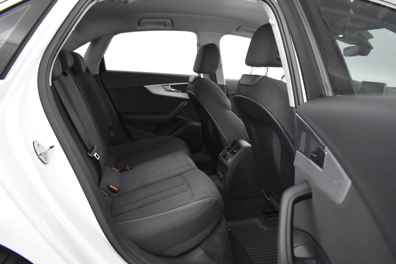Car Image - CbWrgIT26ZKjsg0X15c85