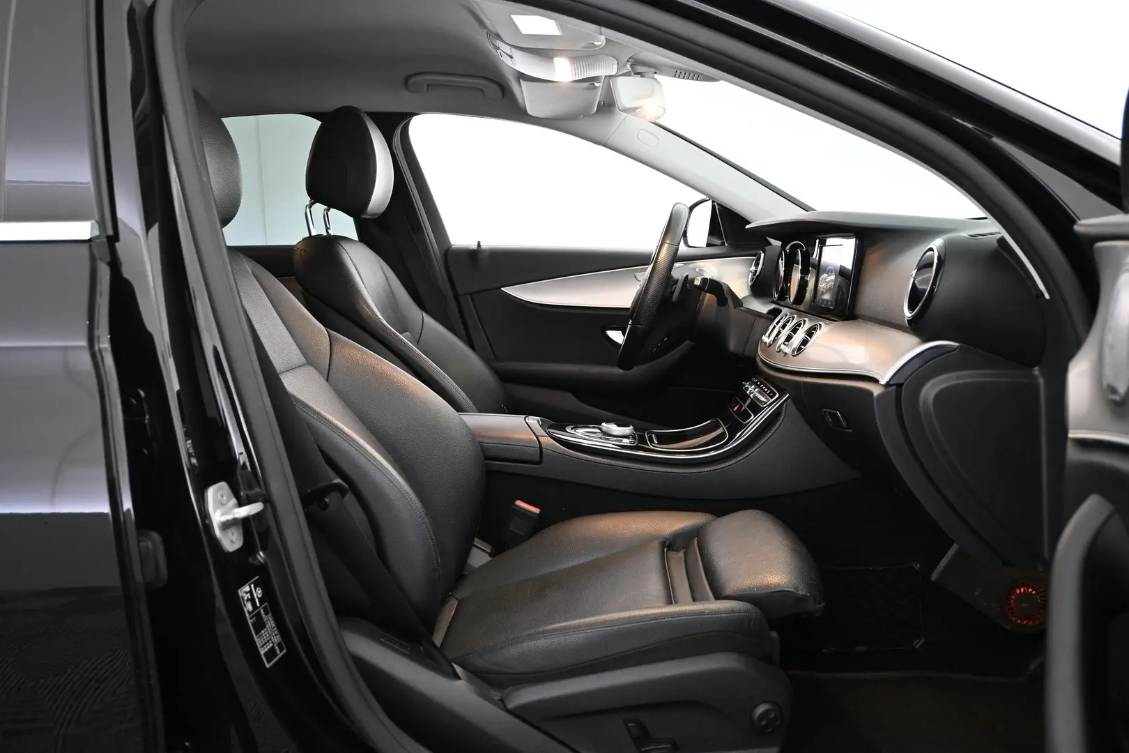 Car Image - 4ycieKp5HddTie2lj6d9zV