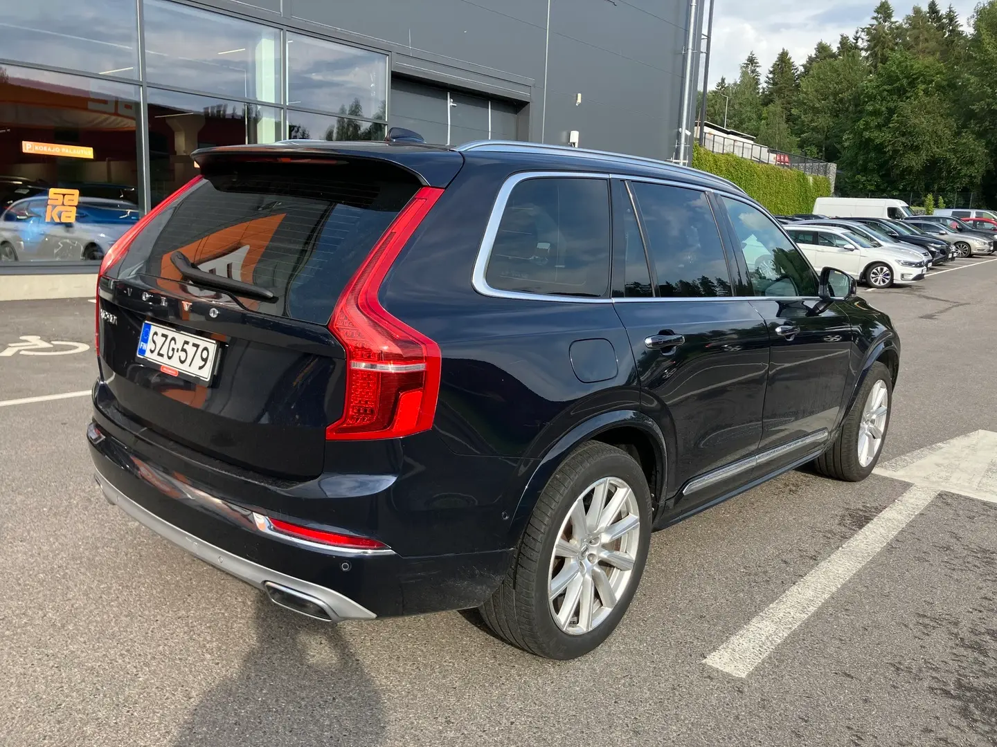 Car Image - 2jqsHcrEEALn9ro9ZIxmCm