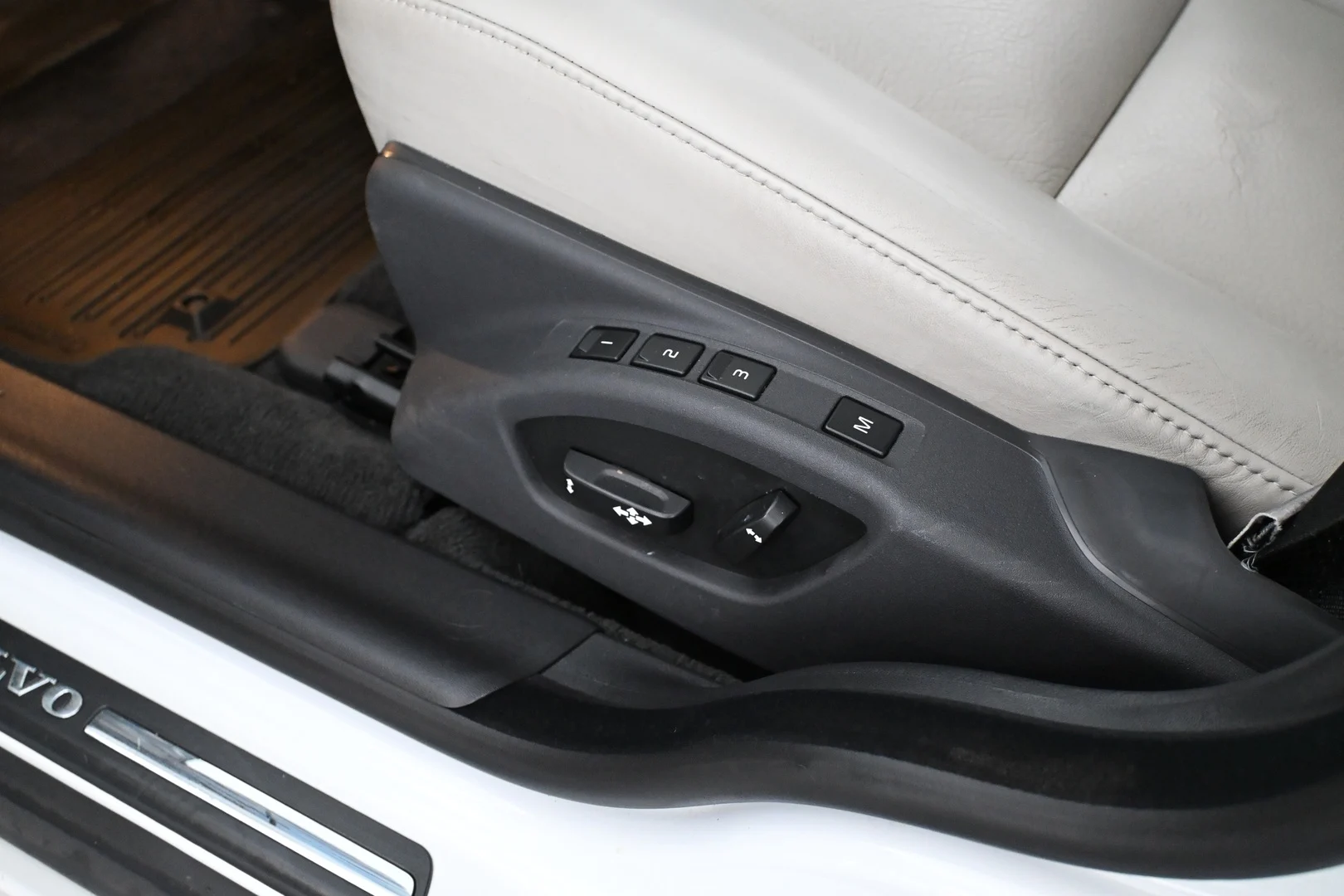 Car Image - 4fQVX2brnuIBtXzBsG8Gg4