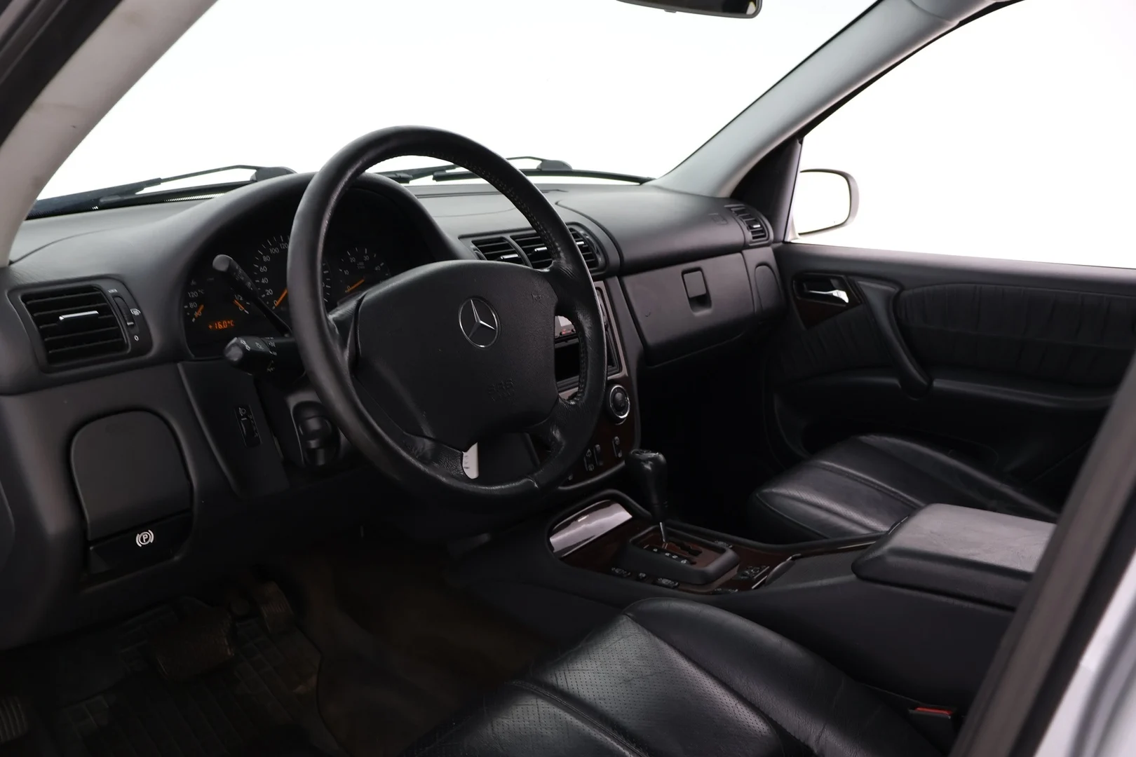 Car Image - 2qwSg4I0SisPDSY3LNTO57
