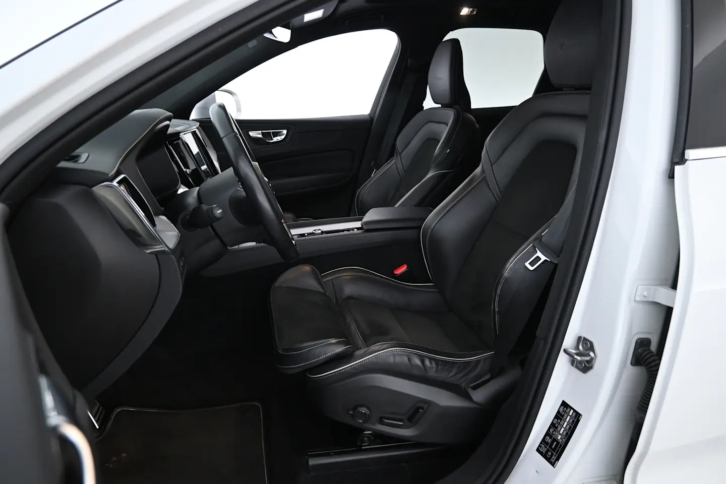 Car Image - 2q9NMRi5gxPsIvJGoZh38w