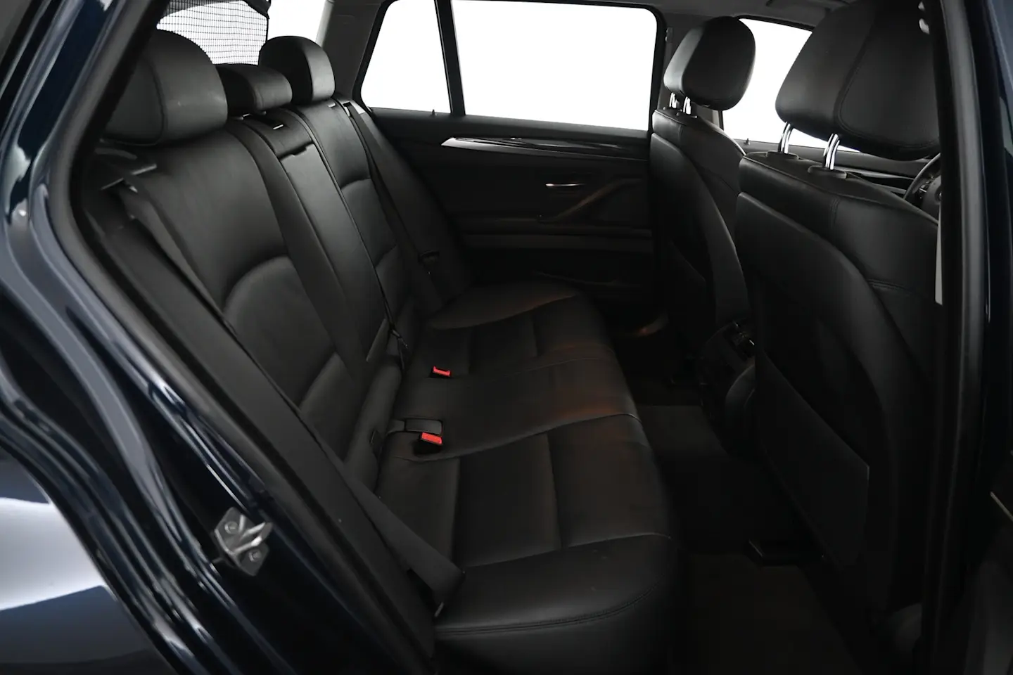 Car Image - 7r9pZni5Zd1iHEk9aHvYr0