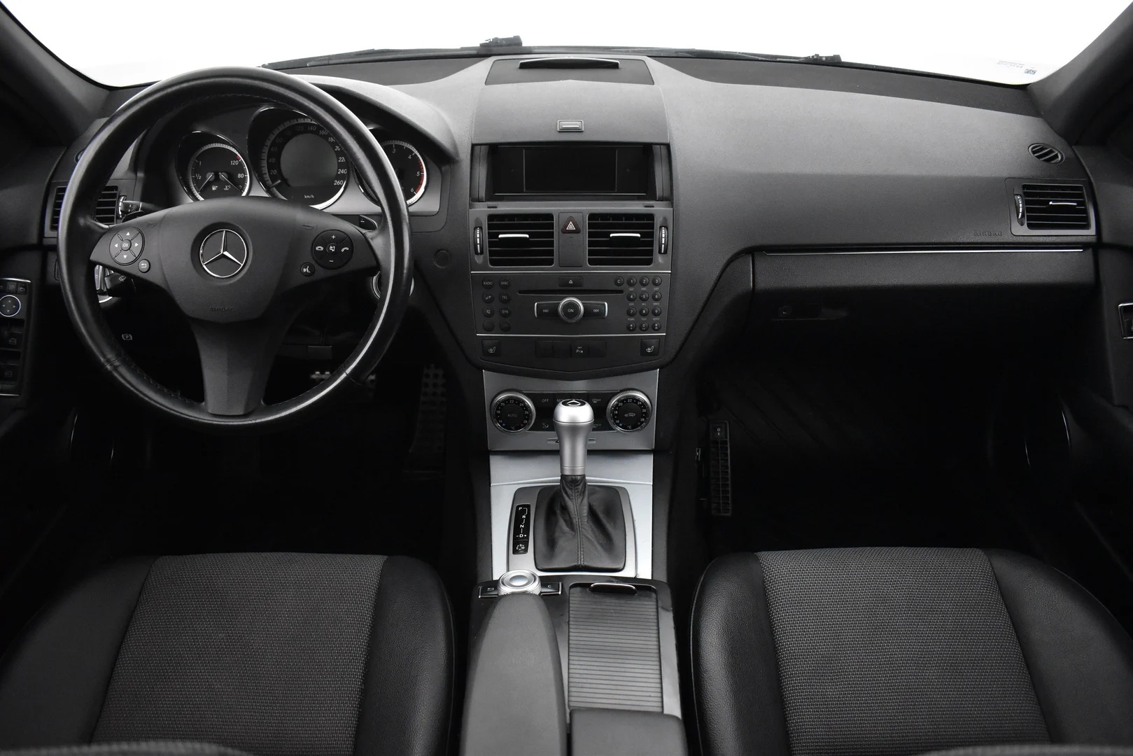 Car Image - 44ZbySEl7xmF8zj8t18bZp