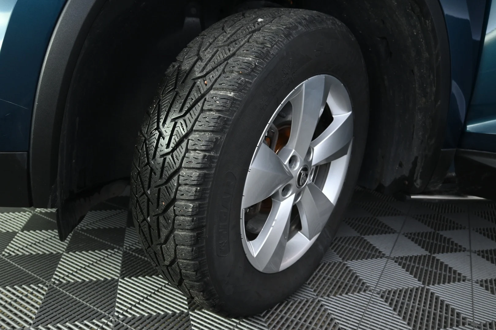 Car Image - 6Nkn78l2ngpqI3h3PwClwz