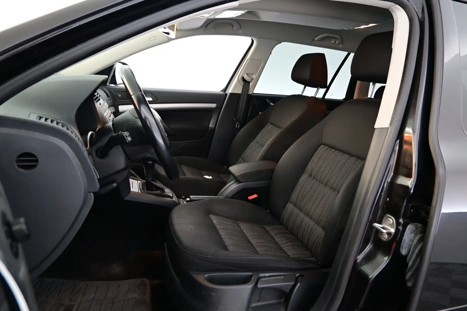 Car Image - mg2vJldTOdFbKZNs4RcwH