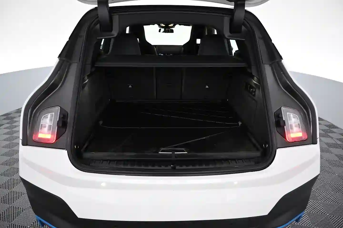 Car Image - 4MZTgLdLMP5NDEuhtI9ymm