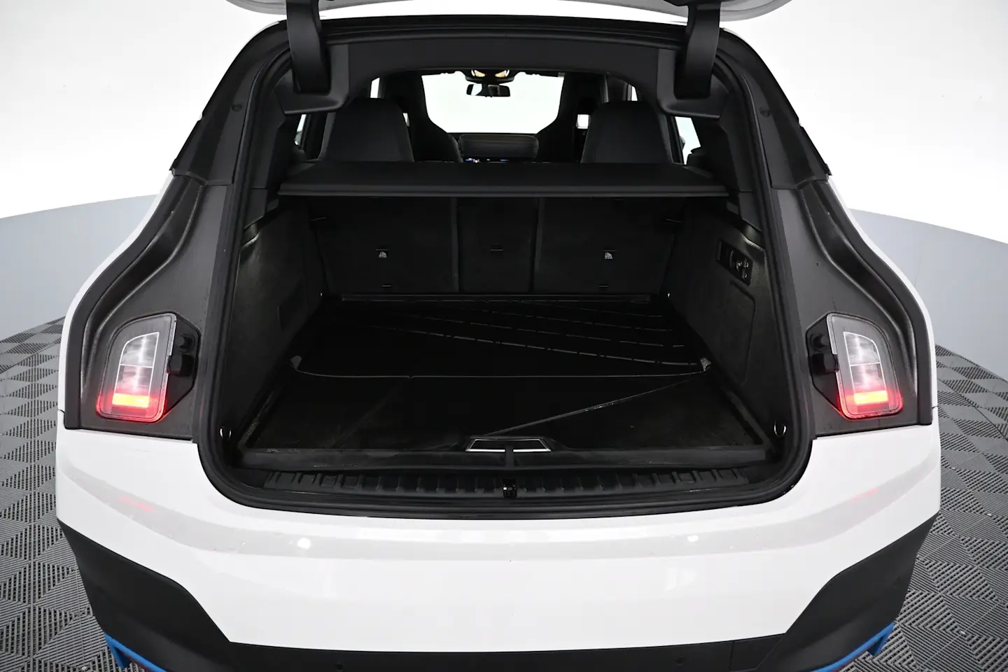 Car Image - 4MZTgLdLMP5NDEuhtI9ymm