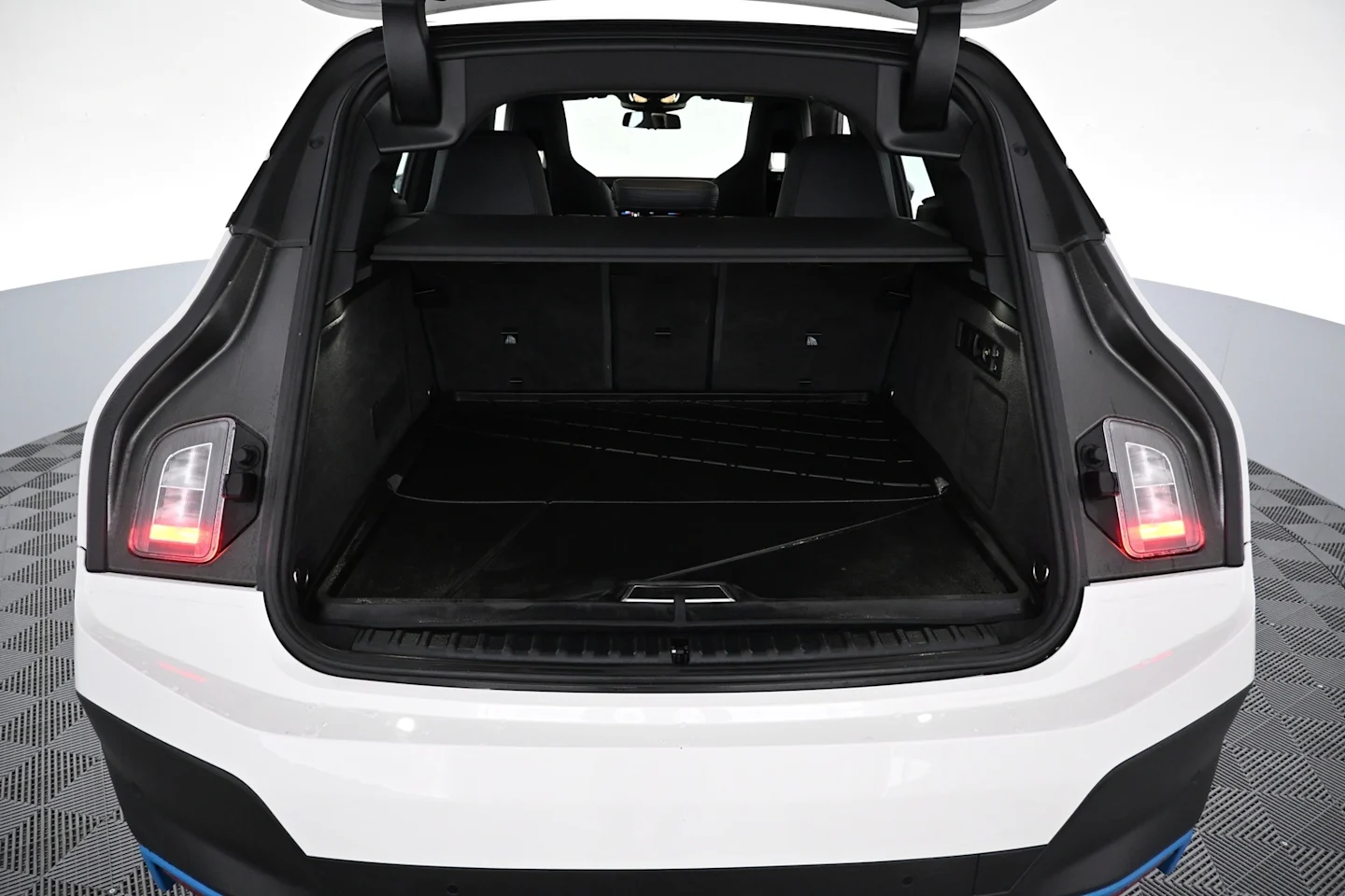 Car Image - 4MZTgLdLMP5NDEuhtI9ymm