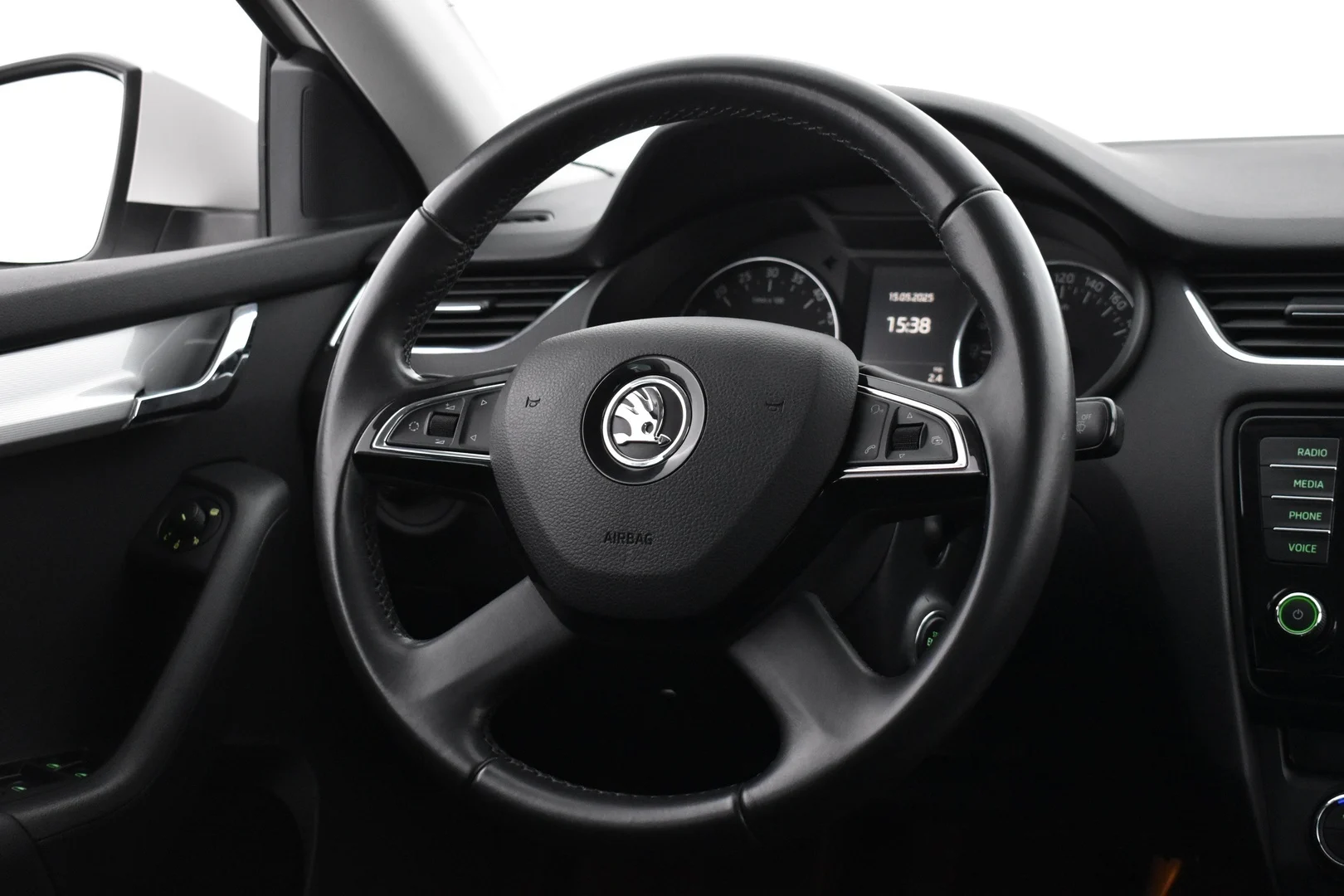 Car Image - 41kXL2qFTcYrToGRmebDNe