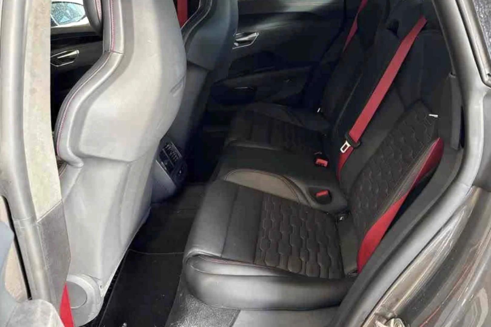 Car Image - 7ICyMisXoTqMGCySJEBYFF