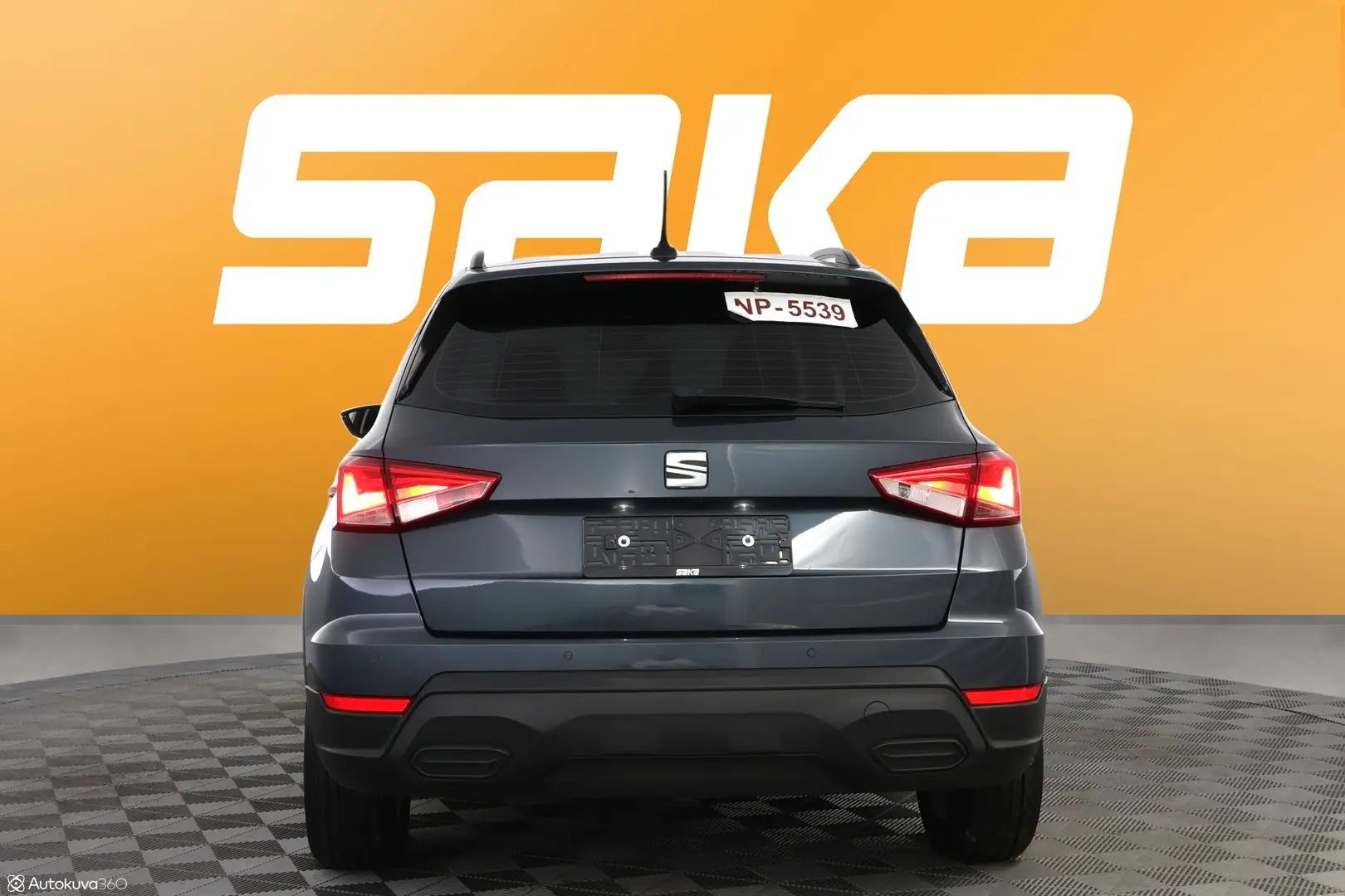 Car Image - 7wnYBNxSlCVZocsAQA8XK7